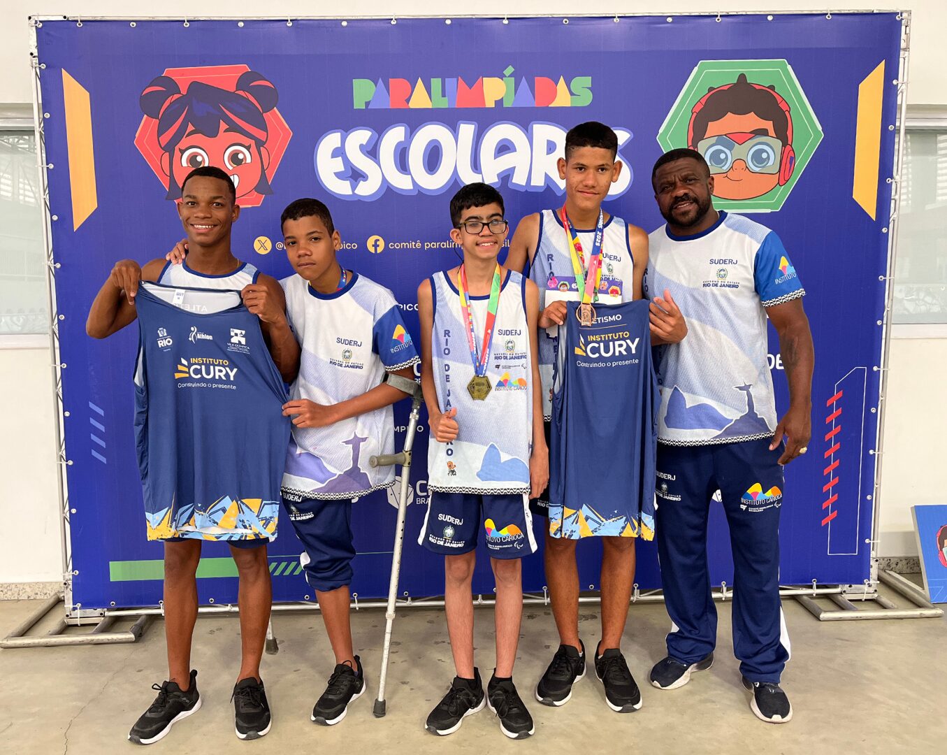 Alunos do Projeto Respeita o Corre representando o time Rio de Janeiro nas Paralimpíadas Escolares (novembro/2025)